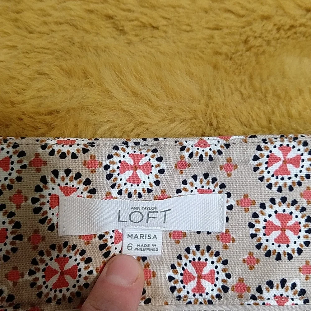 LOFT Cropped Pants - Picture 9 of 14